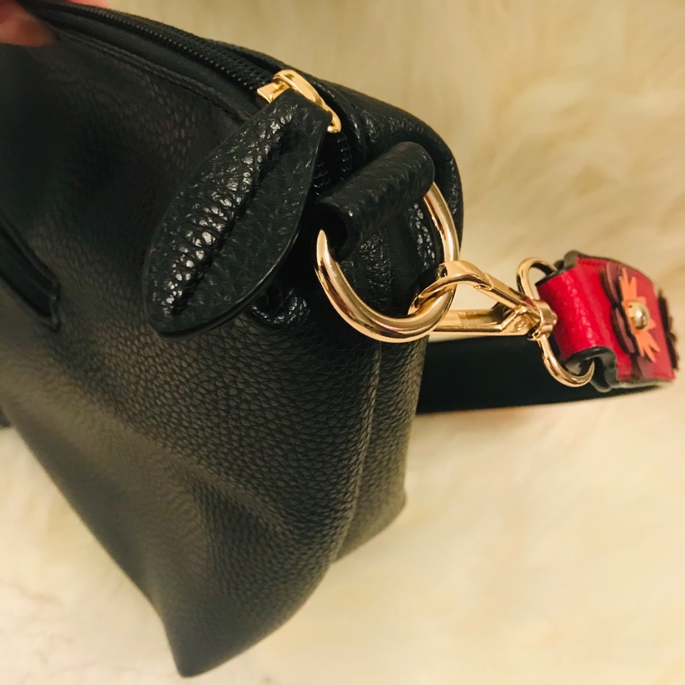 NWOT-Black Crossbody - Picture 5 of 13